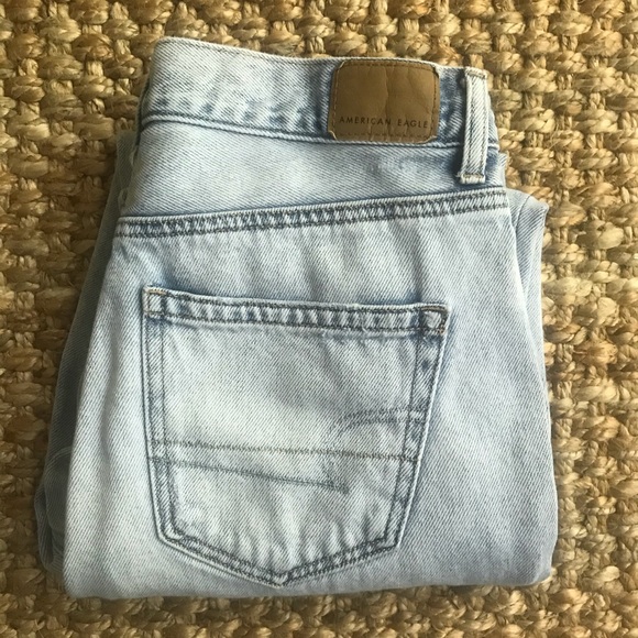 AEO All Cotton MOM JEANS Lightly Distressed Size 4 - Picture 13 of 15